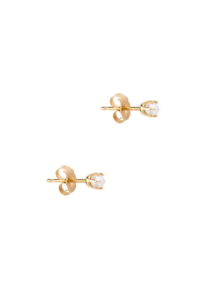 Pearl studs