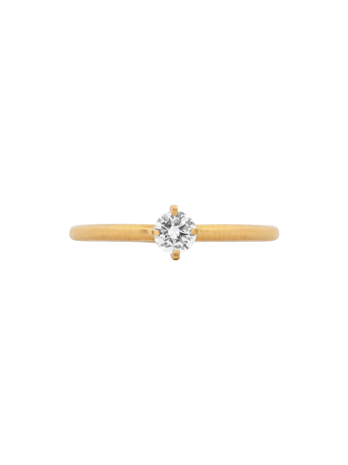 White diamond noble ring