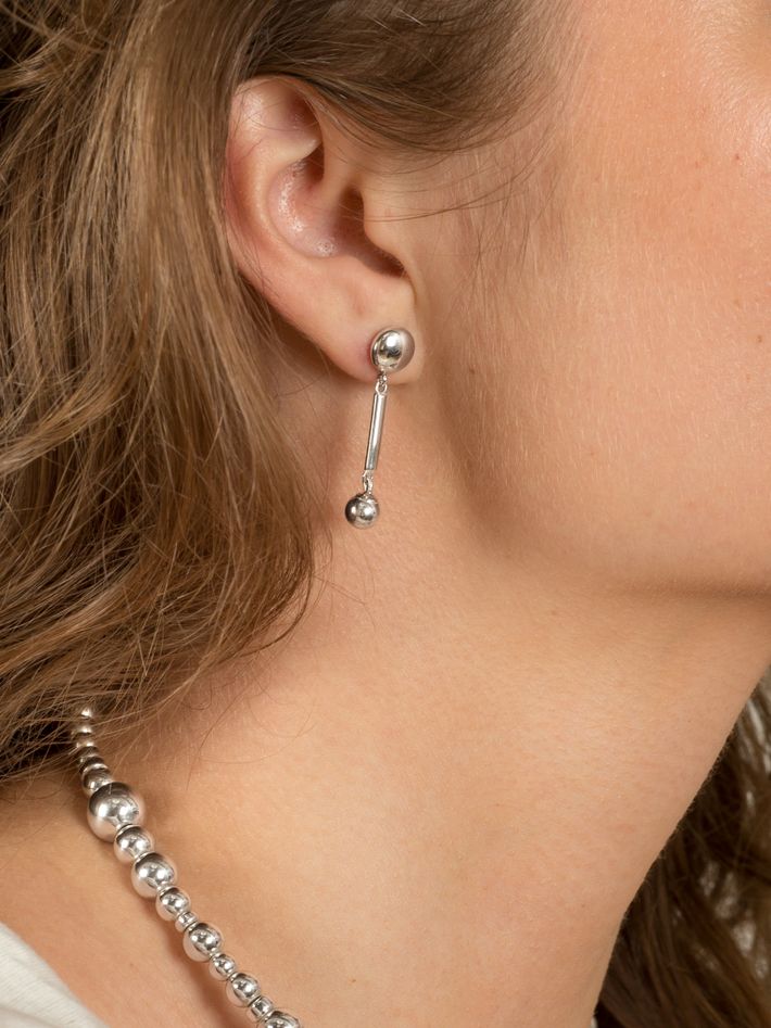 Drop pendant earrings