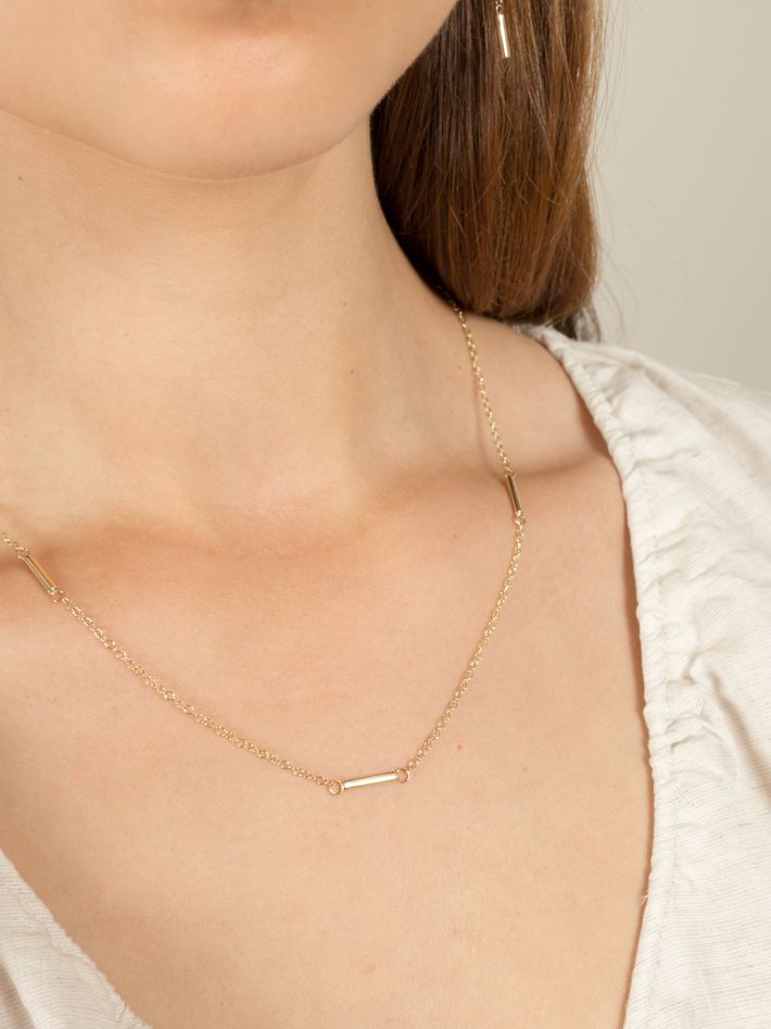 Petite barre necklace