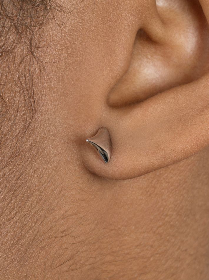Rose thorn stud earrings - silver
