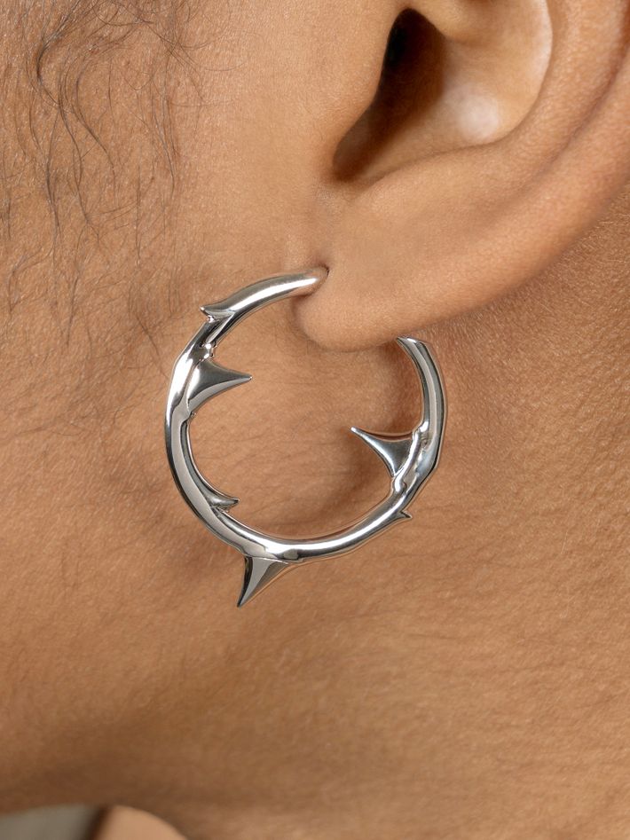 Rose thorn medium hoop earrings - silver