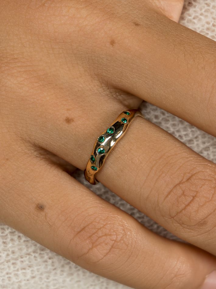 Seven seas ring + emeralds