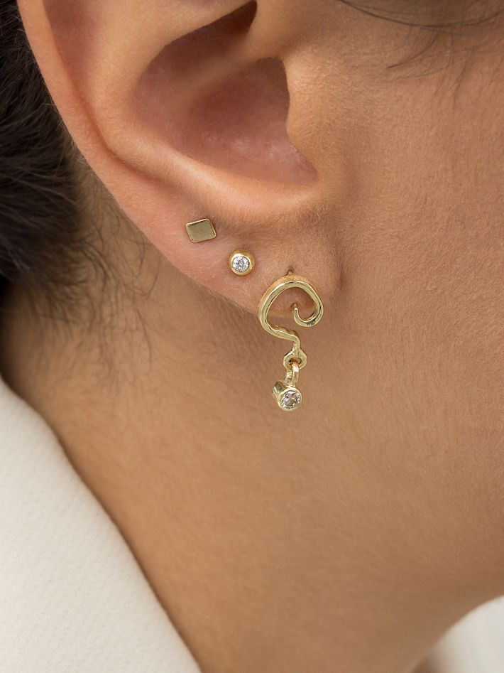 Nombre d'or gold earring