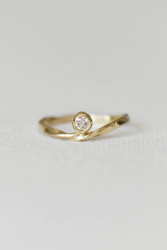 La belle gold diamond ring