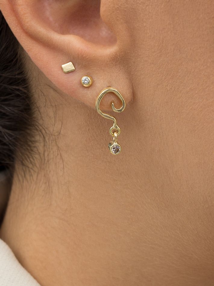 Petit carré gold ear stud