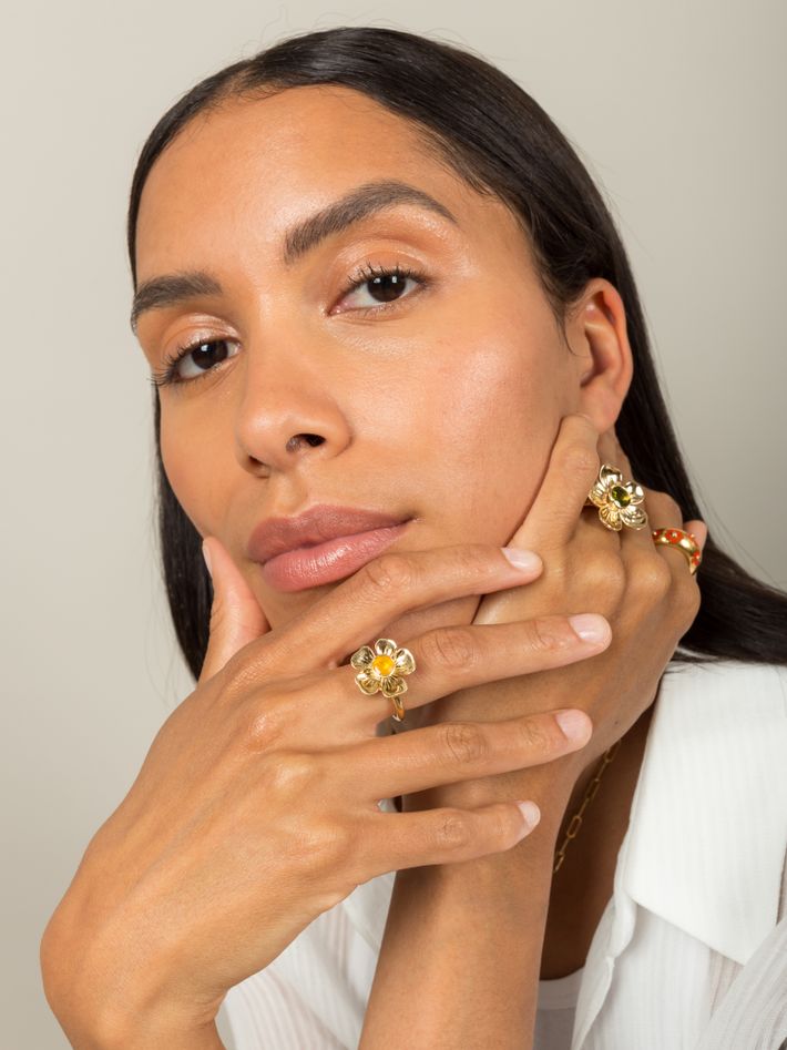 Flower gold peridot ring