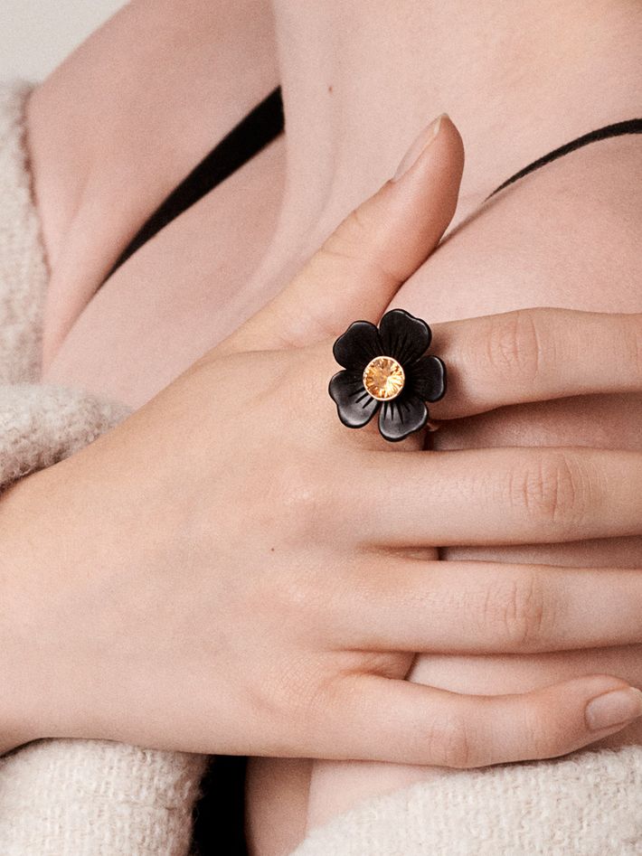 Onyx and citrine large flower ring