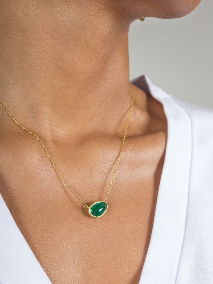 Emerald tumble necklace
