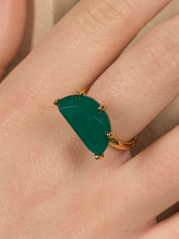 Half cut green chalcedony ring